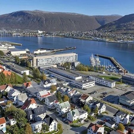 In The Heart Of The Aurora Borealis - Tromso City Exteriör bild